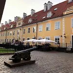 2 Level In Old Town
