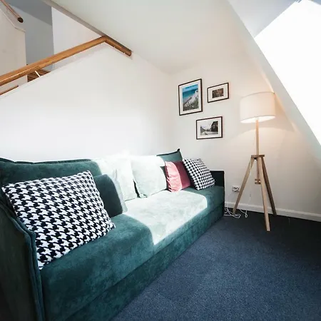 2 Level In Old Town Apartment *