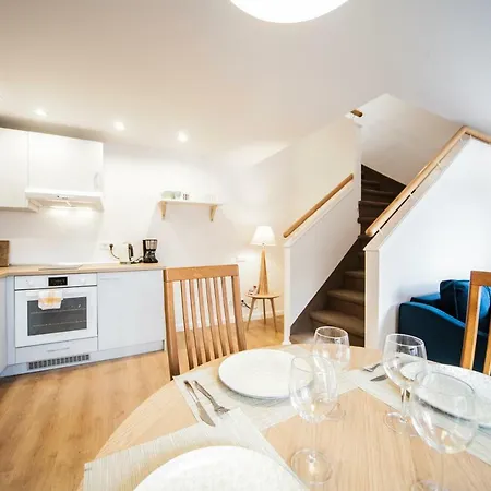 2 Level In Old Town Apartment
