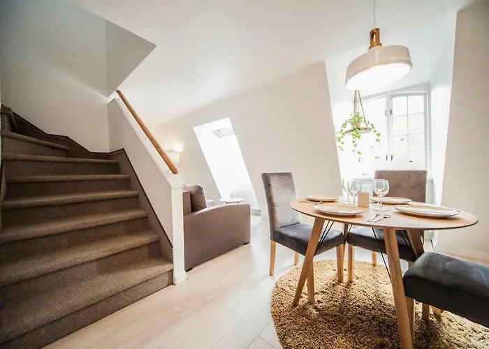 2 Level In Old Town Apartment